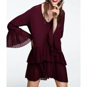 Women’s Zara Burgundy Bell Sleeve Pleated Mini Dress. Size XS.